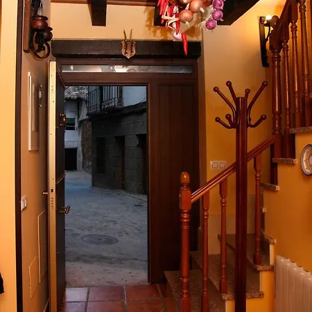 Casa Rural Samuel Paraca * Guisando